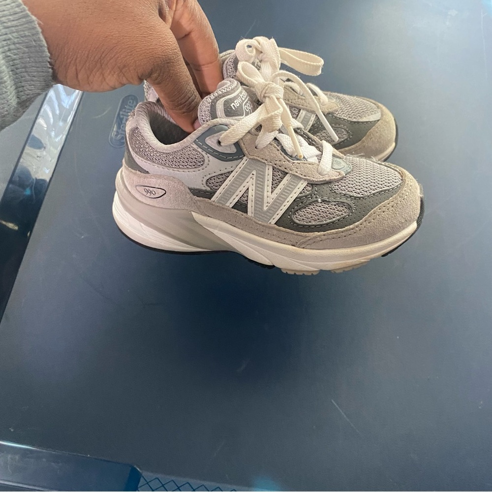 NEW BALANCE 990V6 TODDLER 'REFLECTION MARBLEHEAD' - Gray and White